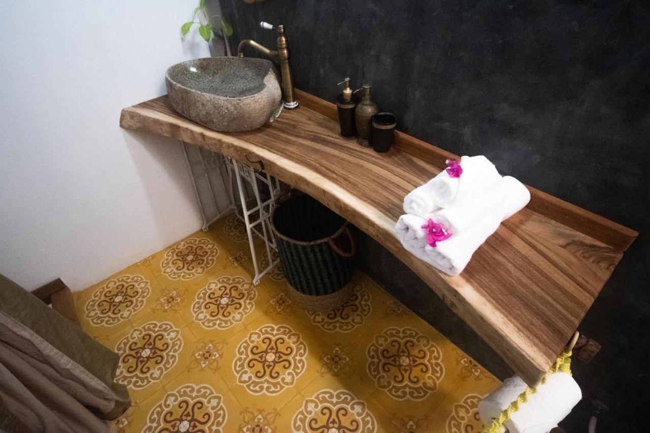 Leranda Homestay Hué Extérieur photo